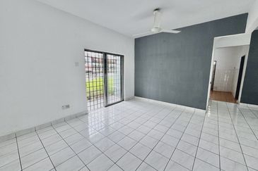 Spacious 2.5-Storey Corner Terrace for Sale in Saujana Damansara