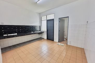 Spacious 2.5-Storey Corner Terrace for Sale in Saujana Damansara