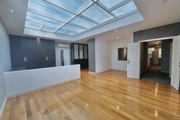 Serene Luxury Bungalow with Private Pool @ Jalan Semarak, Kuala Lumpur