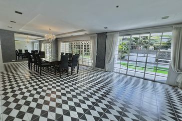 Serene Luxury Bungalow with Private Pool @ Jalan Semarak, Kuala Lumpur
