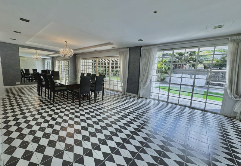 Serene Luxury Bungalow with Private Pool @ Jalan Semarak, Kuala Lumpur