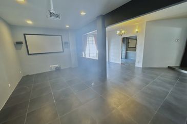 Serene Luxury Bungalow with Private Pool @ Jalan Semarak, Kuala Lumpur