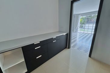 Serene Luxury Bungalow with Private Pool @ Jalan Semarak, Kuala Lumpur