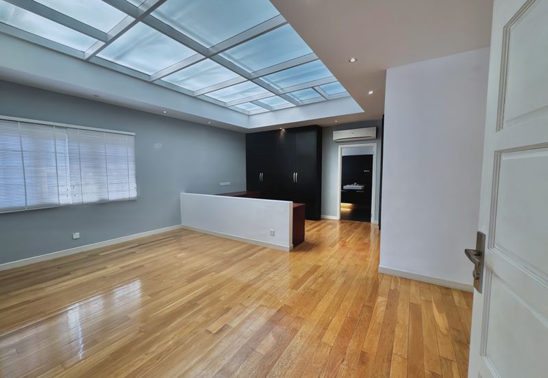 Serene Luxury Bungalow with Private Pool @ Jalan Semarak, Kuala Lumpur