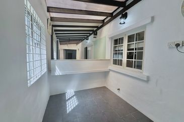 Serene Luxury Bungalow with Private Pool @ Jalan Semarak, Kuala Lumpur