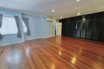 Serene Luxury Bungalow with Private Pool @ Jalan Semarak, Kuala Lumpur