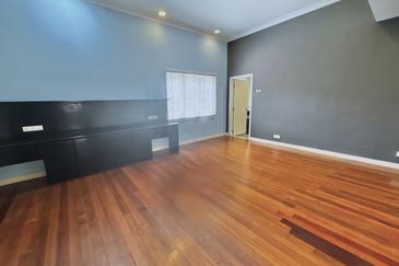 Serene Luxury Bungalow with Private Pool @ Jalan Semarak, Kuala Lumpur