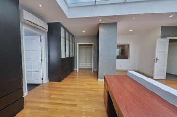 Serene Luxury Bungalow with Private Pool @ Jalan Semarak, Kuala Lumpur