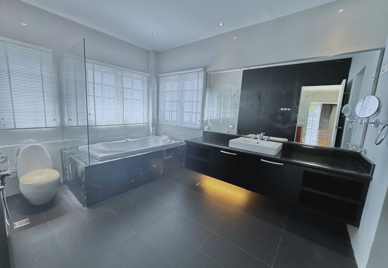 Serene Luxury Bungalow with Private Pool @ Jalan Semarak, Kuala Lumpur