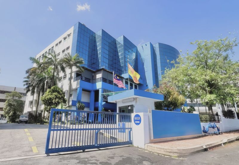 Versatile Office or Storage Space in Prime PJ Location