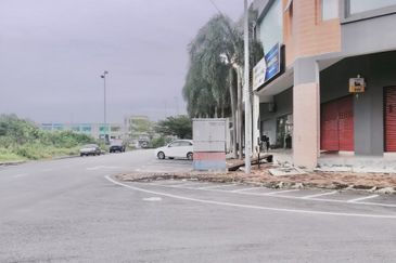 Corner Ground Floor Shop for Rent @ Sepang