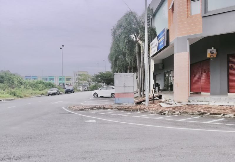 Corner Ground Floor Shop for Rent @ Sepang