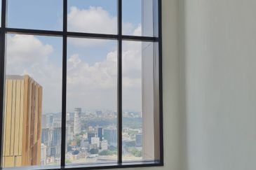 Menara EcoWorld (The Stride Strata Office @ BBCC)