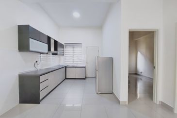 Monet Springtime @ Sunsuria City