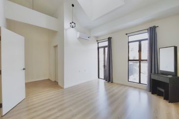 Monet Springtime @ Sunsuria City