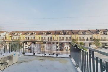 Monet Springtime @ Sunsuria City