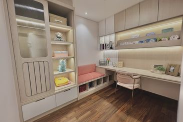 Modern 2-Bed Freehold Condo in Heart of Bukit Bintang