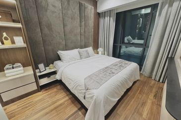 Modern 2-Bed Freehold Condo in Heart of Bukit Bintang