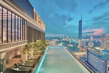 Modern 2-Bed Freehold Condo in Heart of Bukit Bintang