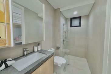 Freehold Dual Key Condo with Balcony in Prime Bukit Bintang