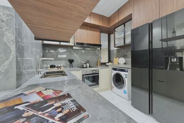 Freehold Dual Key Condo with Balcony in Prime Bukit Bintang