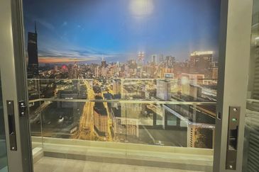 Freehold Dual Key Condo with Balcony in Prime Bukit Bintang