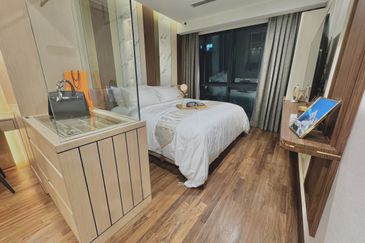 Freehold Dual Key Condo with Balcony in Prime Bukit Bintang