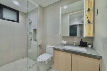 Freehold Dual Key Condo with Balcony in Prime Bukit Bintang