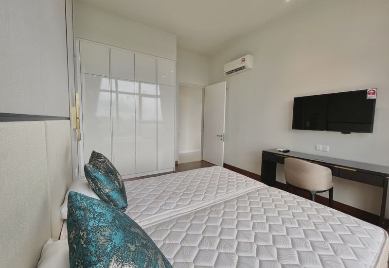 Pavilion Embassy Residence