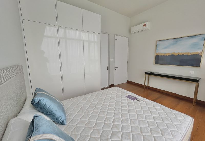 Pavilion Embassy Residence