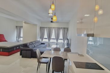 Pandora @ Tropicana Metropark