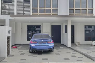 Setia Warisan Tropika (Belladonna)