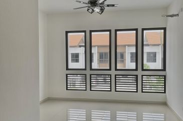 Setia Warisan Tropika (Belladonna)