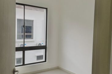 Setia Warisan Tropika (Belladonna)