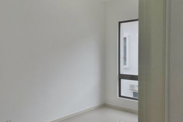 Setia Warisan Tropika (Belladonna)