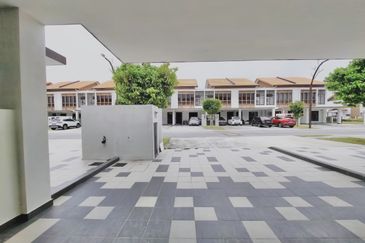 Setia Warisan Tropika (Belladonna)