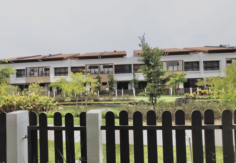 Setia Warisan Tropika (Belladonna)