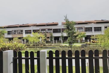 Setia Warisan Tropika (Belladonna)