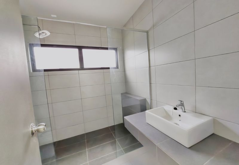 Setia Warisan Tropika (Belladonna)