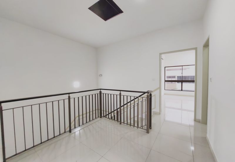 Setia Warisan Tropika (Belladonna)