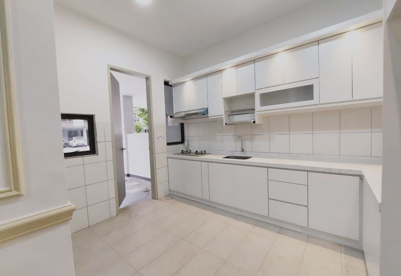 Setia Warisan Tropika (Belladonna)