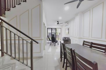 Setia Warisan Tropika (Belladonna)