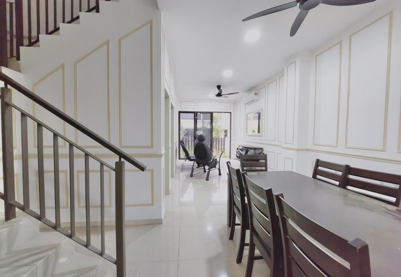 Setia Warisan Tropika (Belladonna)