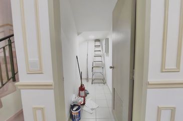 Setia Warisan Tropika (Belladonna)