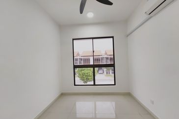 Setia Warisan Tropika (Belladonna)