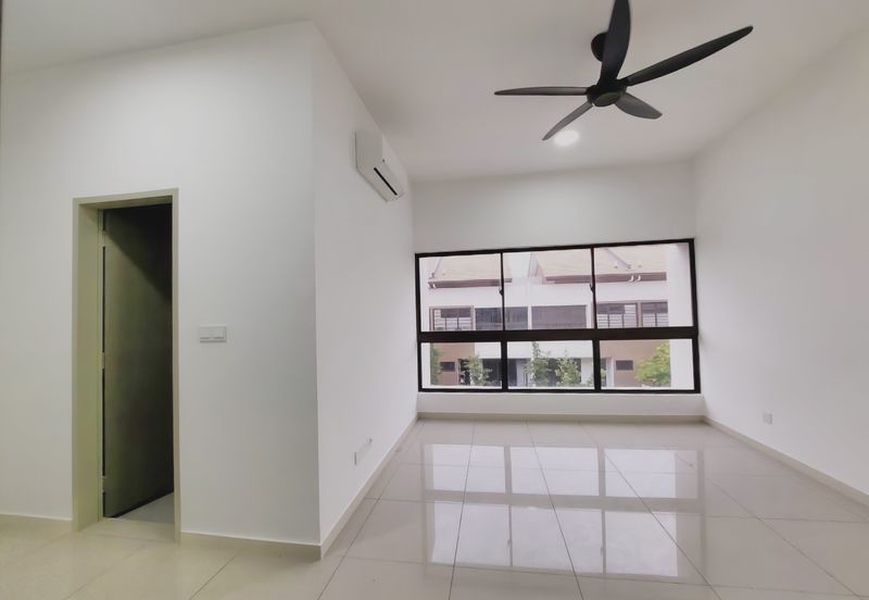 Setia Warisan Tropika (Belladonna)