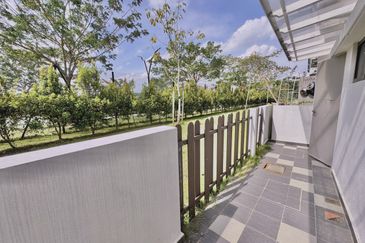 Setia Warisan Tropika (Belladonna)