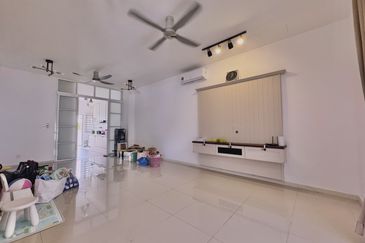 Setia Warisan Tropika (Belladonna)