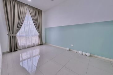 Setia Warisan Tropika (Belladonna)