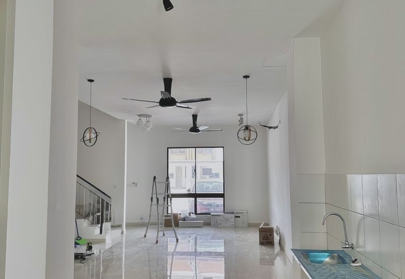 Setia Warisan Tropika (Belladonna)